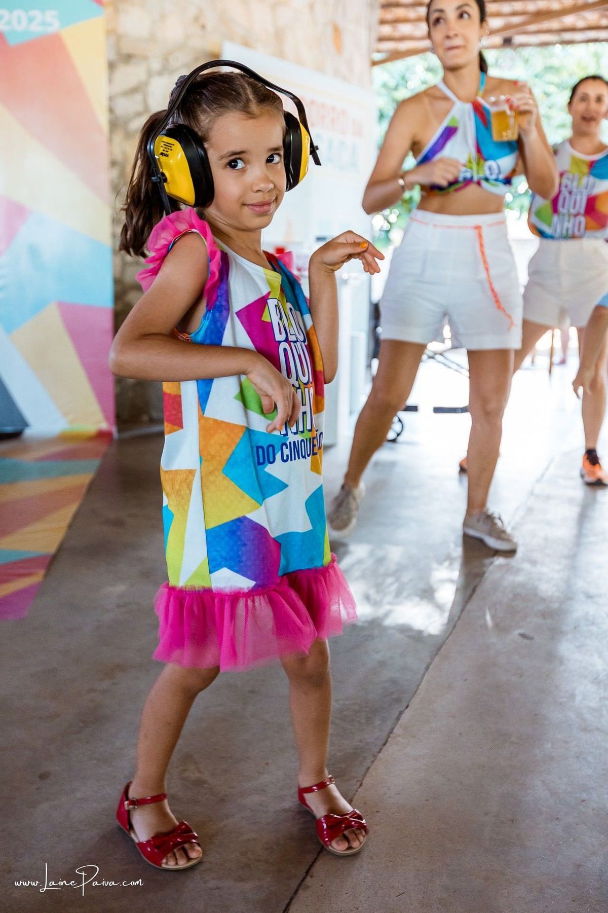 Festa de 50 anos de Charles na Fazenda Real III em Macaiba, com tema micareta, carnaval, diversão para todos com a banda Junior Bahya, aniversario, bloquinho, bebida, dança, familia, animação, Axé, Fotografia de aniversario, fotografo em natal