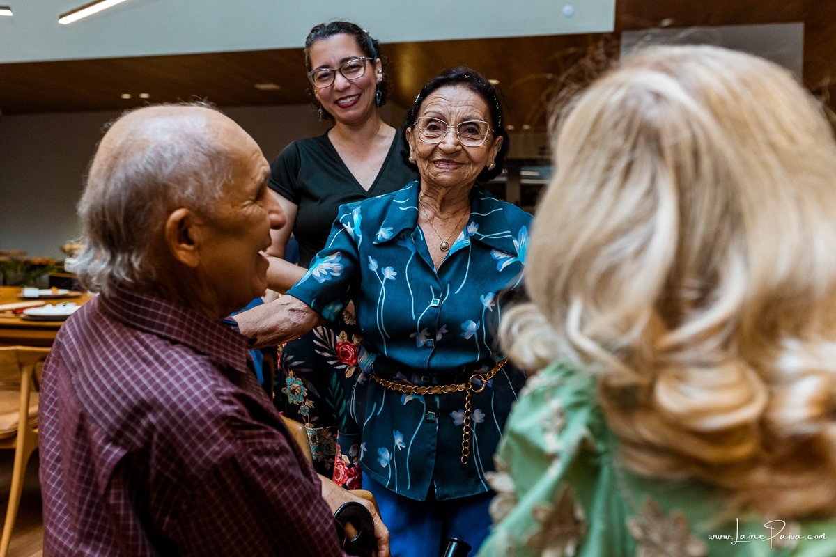 
fotografia de Aniversario adulto, festa de 90 anos de Rubão no Condomínio Duo Capim Macio em Natal, com benção de padre Murilo, homenagem e muito carinho de familiares e amigos de Macau.
