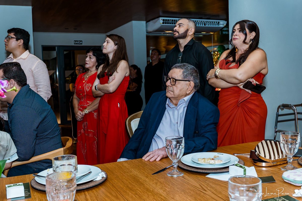 
fotografia de Aniversario adulto, festa de 90 anos de Rubão no Condomínio Duo Capim Macio em Natal, com benção de padre Murilo, homenagem e muito carinho de familiares e amigos de Macau.