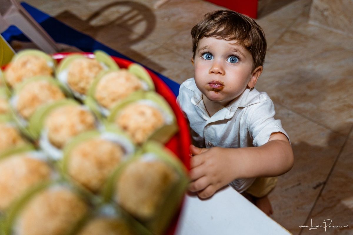 fotografia de Aniversario infantil, festa de 2 anos de Marcos e 4 anos de Marcelo no Condomínio Almerio de Paiva em Tirol em Natal, com tema Patati Patata, brincadeiras, diversão para as crianças e muito carinho de familiares e amigos.