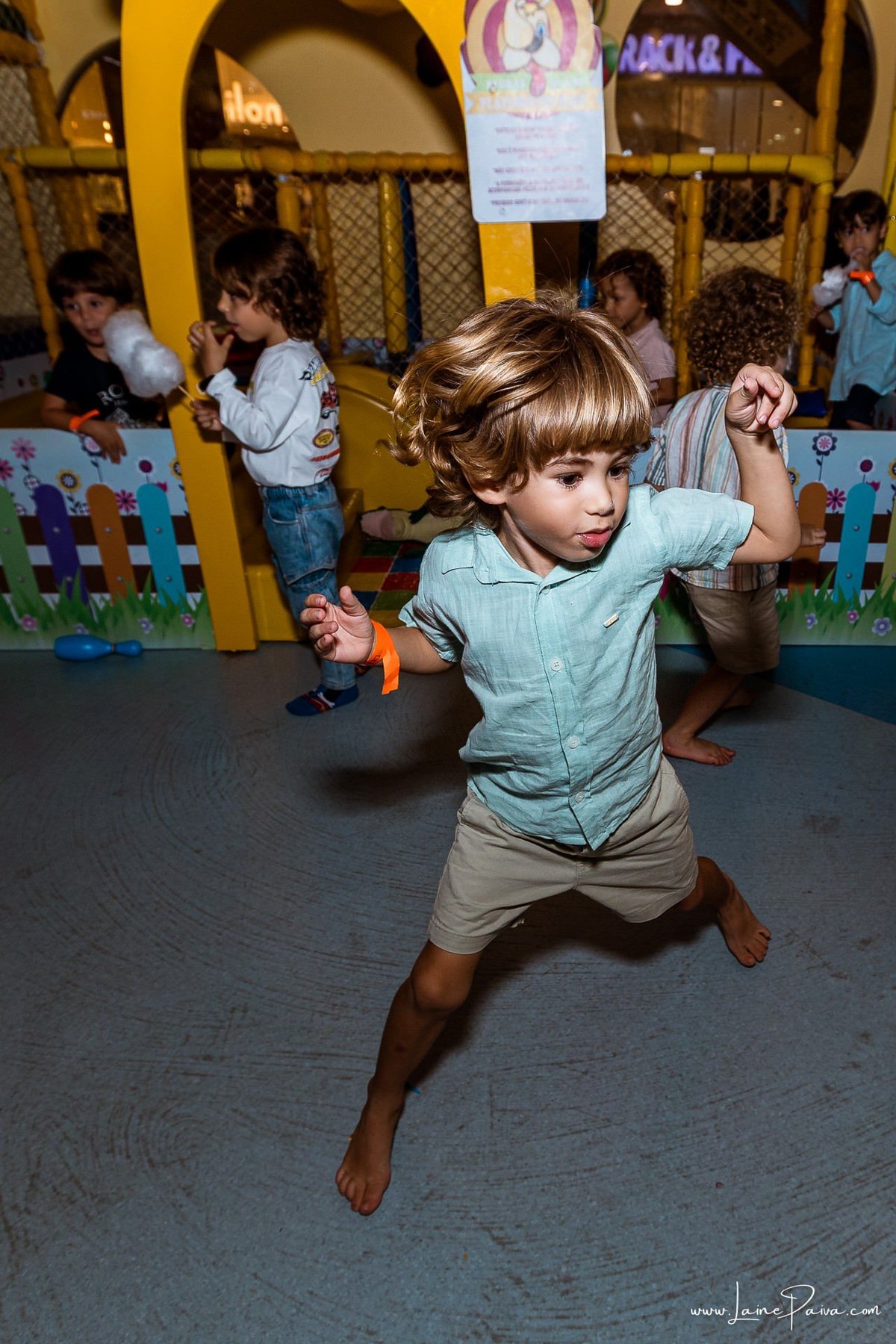 fotografia de Aniversario infantil, festa de 4 anos de Heitor no Brinkids no Natal Shopping, com tema Octonautas, brincadeiras, diversão para as crianças e muito carinho de familiares e amigos.