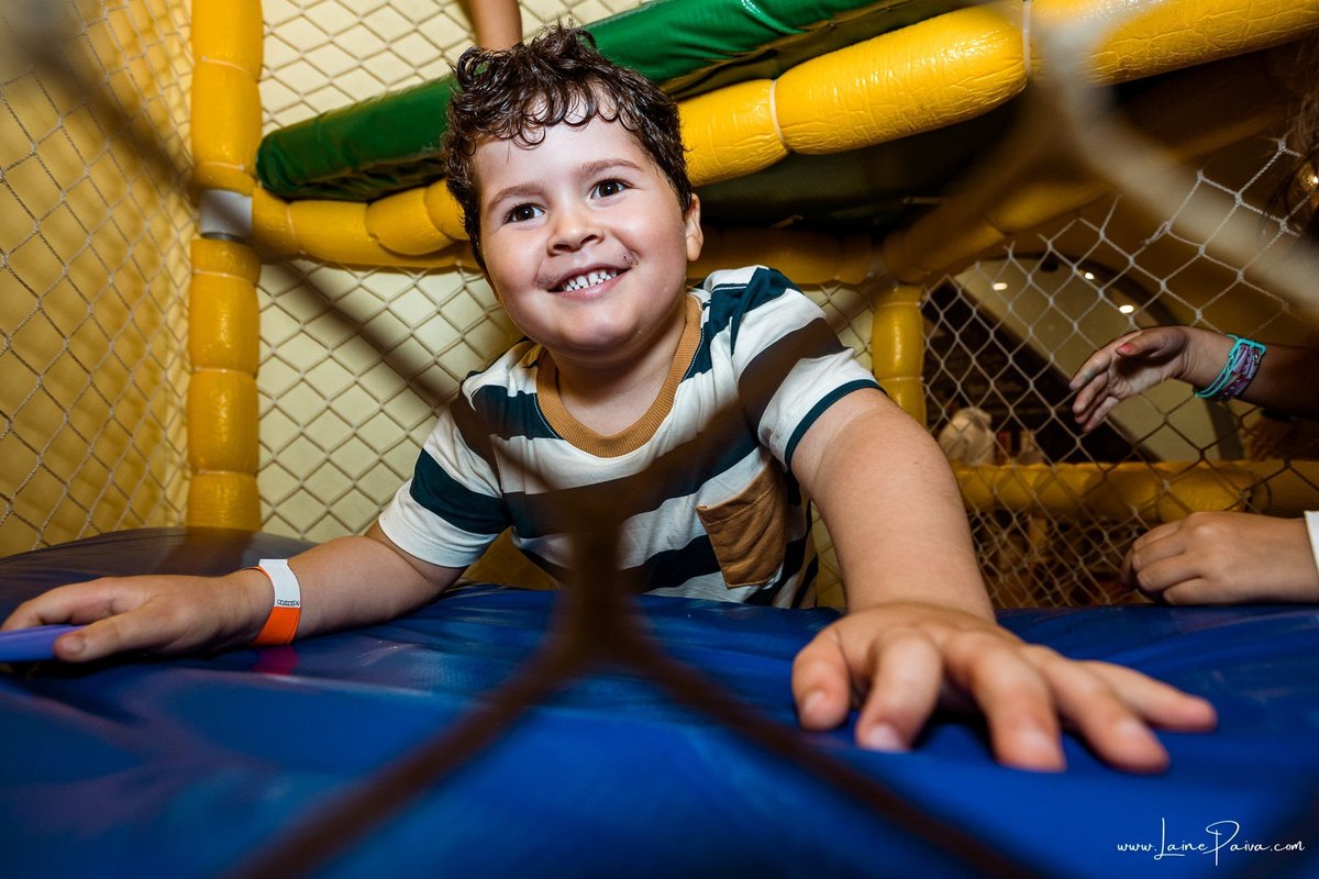 fotografia de Aniversario infantil, festa de 4 anos de Heitor no Brinkids no Natal Shopping, com tema Octonautas, brincadeiras, diversão para as crianças e muito carinho de familiares e amigos.