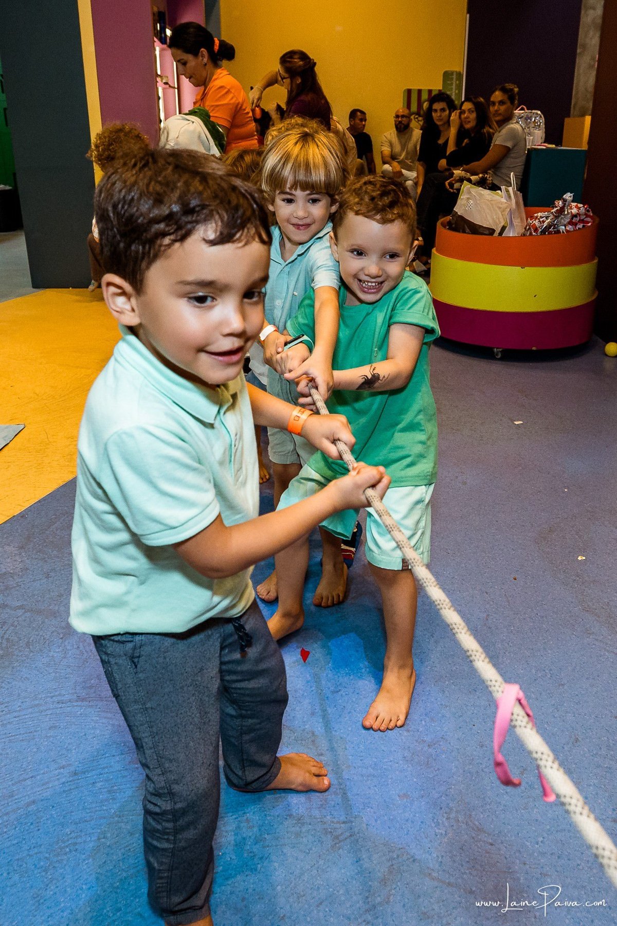 fotografia de Aniversario infantil, festa de 4 anos de Heitor no Brinkids no Natal Shopping, com tema Octonautas, brincadeiras, diversão para as crianças e muito carinho de familiares e amigos.
