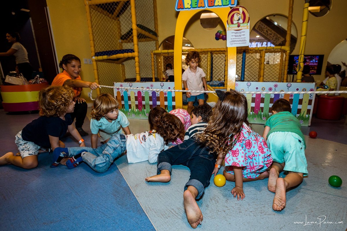 fotografia de Aniversario infantil, festa de 4 anos de Heitor no Brinkids no Natal Shopping, com tema Octonautas, brincadeiras, diversão para as crianças e muito carinho de familiares e amigos.