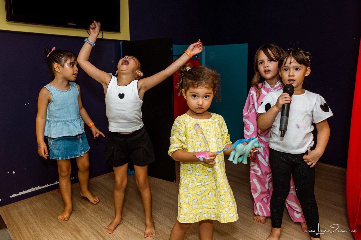 fotografia de Aniversario infantil, festa de 4 anos de Heitor no Brinkids no Natal Shopping, com tema Octonautas, brincadeiras, diversão para as crianças e muito carinho de familiares e amigos.
