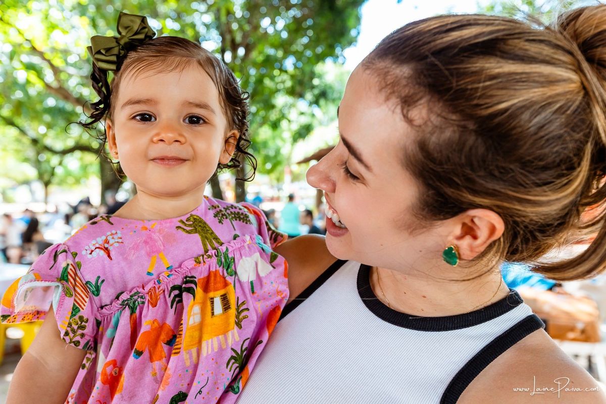 fotografia de Aniversario infantil, festa de 5 anos de Beni no CEPE em Natal, com tema Minios, brincadeiras, piscina, diversão para as crianças e muito carinho de familiares e amigos.