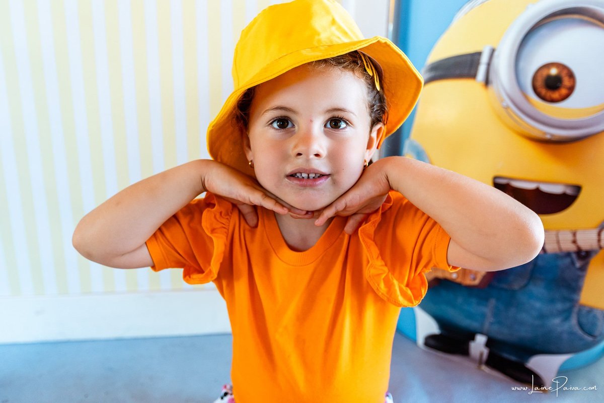 fotografia de Aniversario infantil, festa de 5 anos de Beni no CEPE em Natal, com tema Minios, brincadeiras, piscina, diversão para as crianças e muito carinho de familiares e amigos.