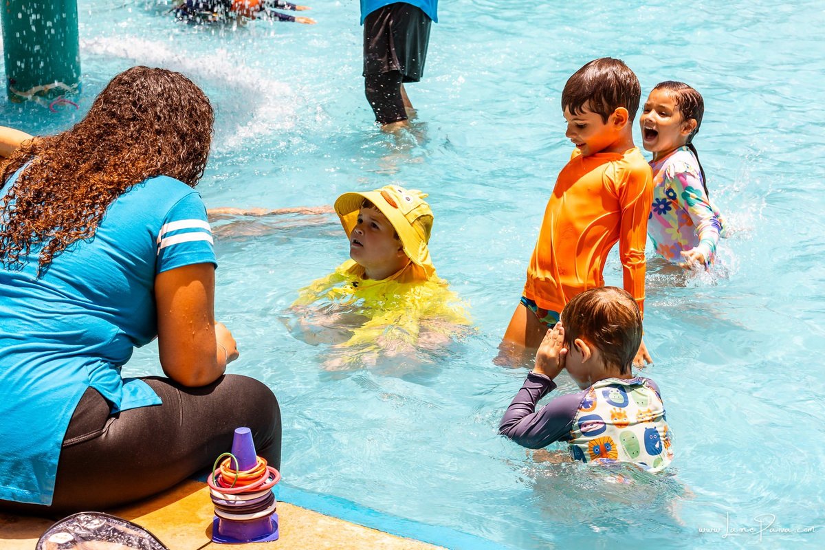 fotografia de Aniversario infantil, festa de 5 anos de Beni no CEPE em Natal, com tema Minios, brincadeiras, piscina, diversão para as crianças e muito carinho de familiares e amigos.