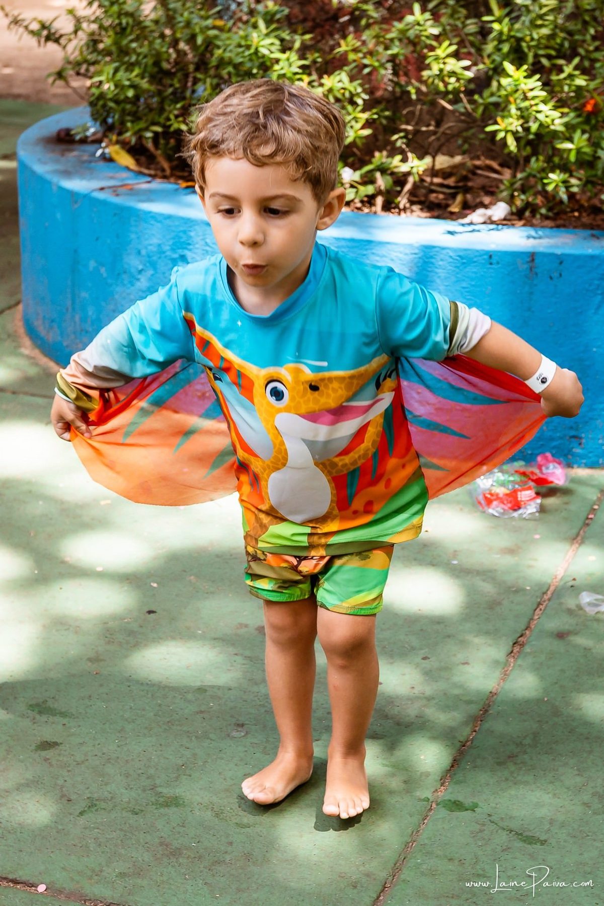 fotografia de Aniversario infantil, festa de 5 anos de Beni no CEPE em Natal, com tema Minios, brincadeiras, piscina, diversão para as crianças e muito carinho de familiares e amigos.