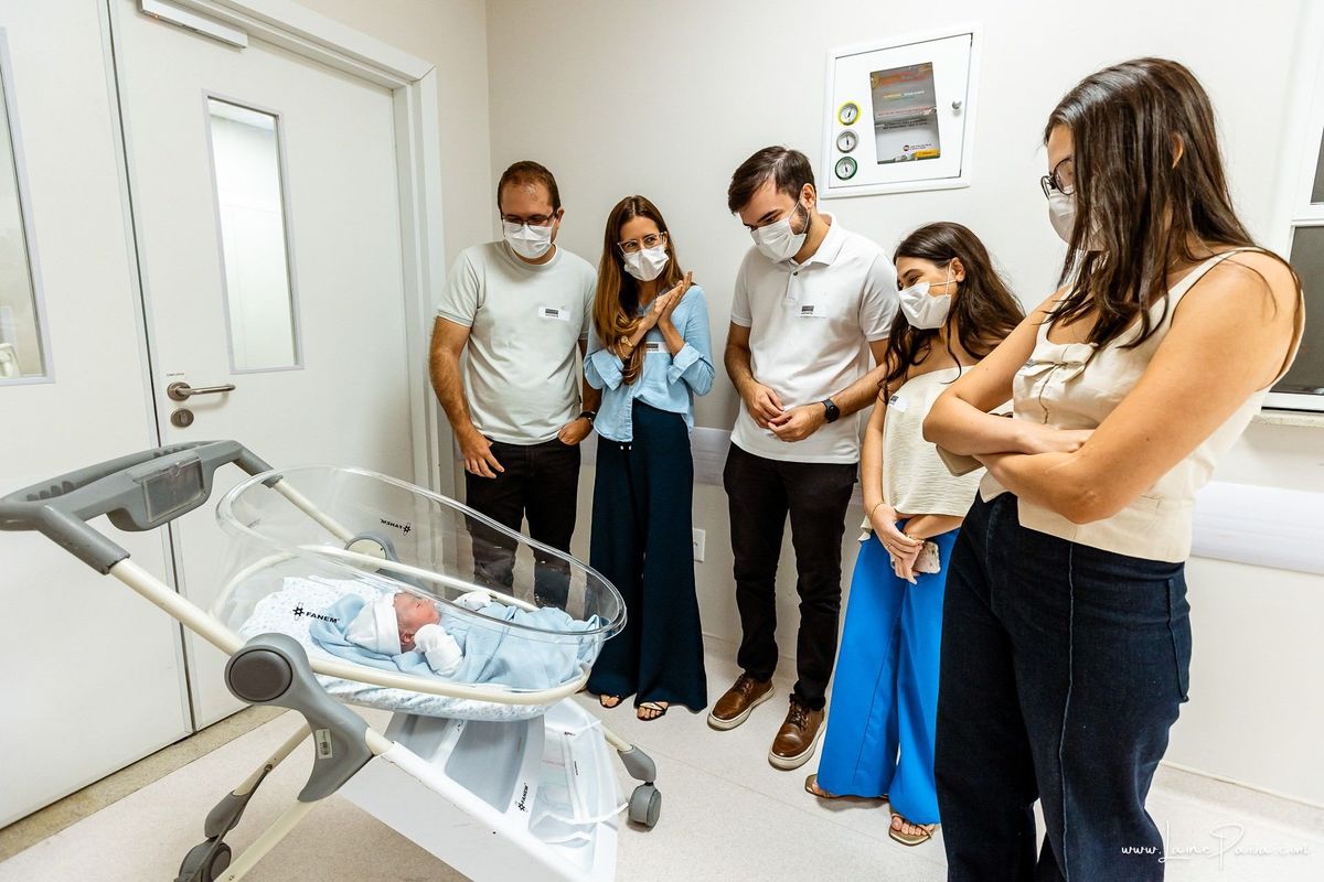 fotografia de parto na maternidade do hospital da Unimed,  parto cesaria, mãe de primeira viagem de menino, primeiros momentos de vida com amor e cuidado, fotografo de parto e familia em Natal, cobertura completa da cesariana, dra priscylla carolinne,