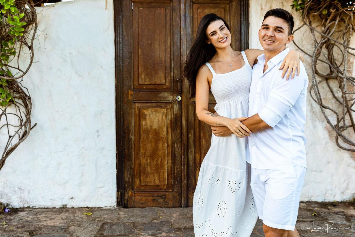 Ensaio pre wedding na praia de Tabatinga em Nisia Floresta, casal, amor, pre casamento, ensaio dos noivos, praia, amor, carinho, cumplicidade, fotografia de casamento em natal, 