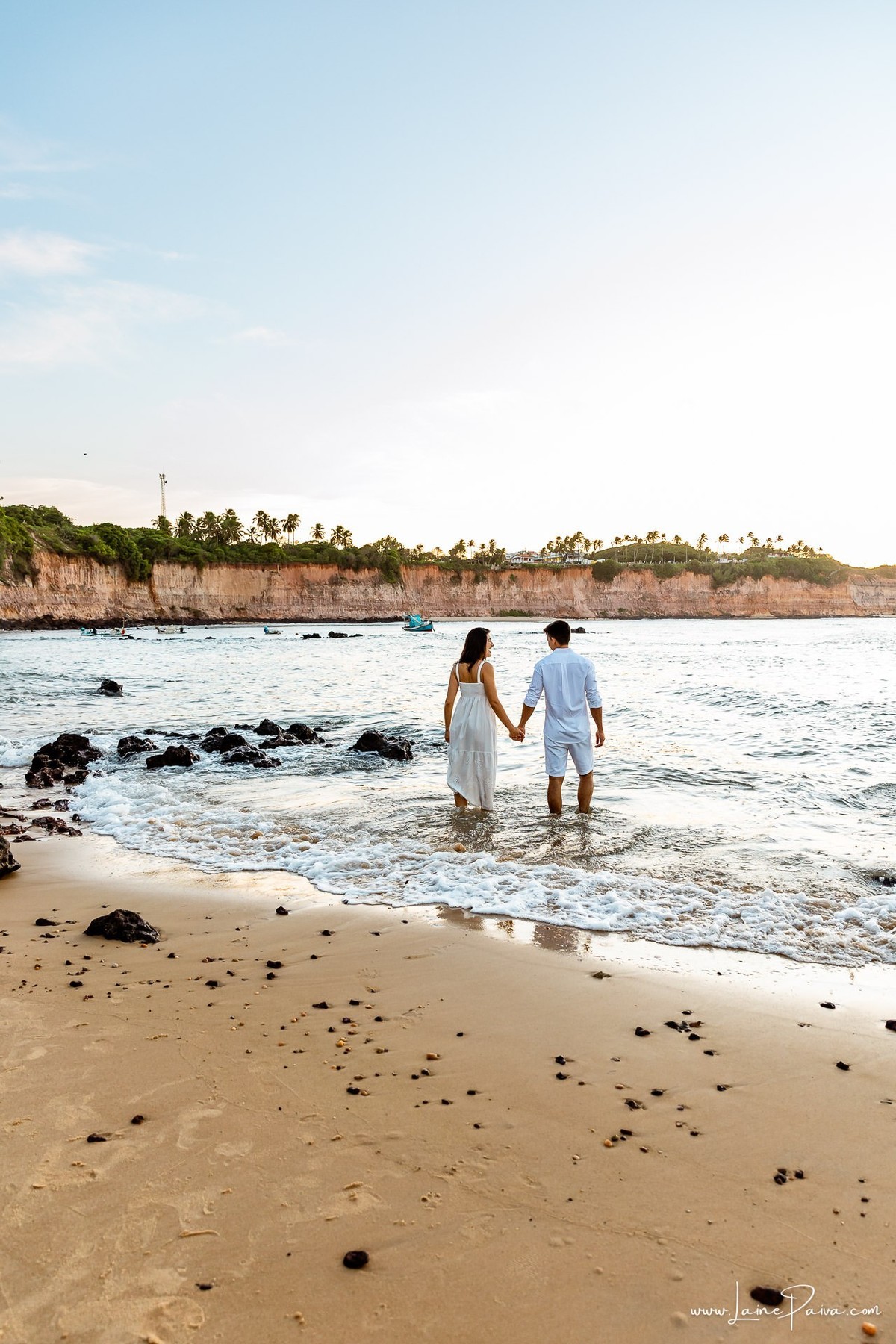 Ensaio pre wedding na praia de Tabatinga em Nisia Floresta, casal, amor, pre casamento, ensaio dos noivos, praia, amor, carinho, cumplicidade, fotografia de casamento em natal, ensaio dos noivos, namorados