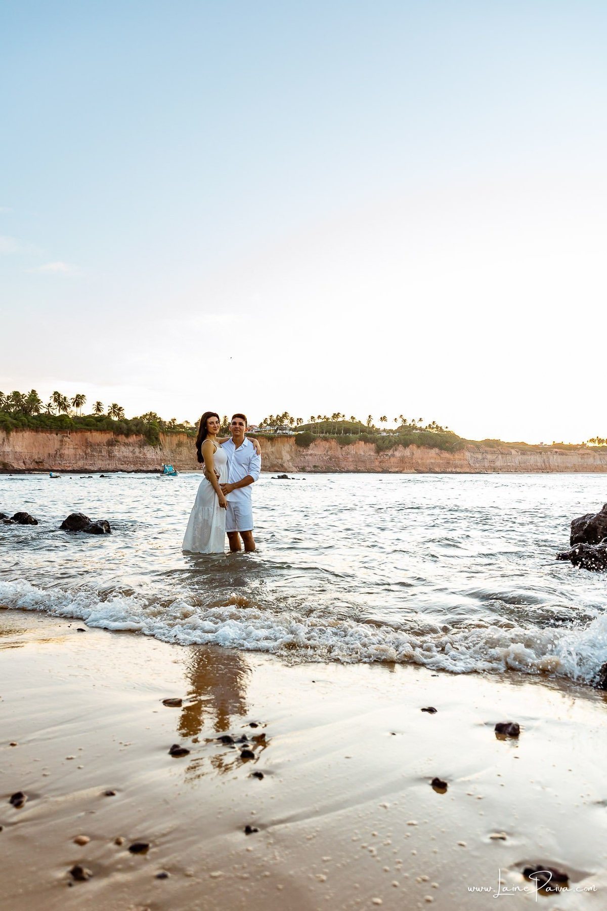 Ensaio pre wedding na praia de Tabatinga em Nisia Floresta, casal, amor, pre casamento, ensaio dos noivos, praia, amor, carinho, cumplicidade, fotografia de casamento em natal, ensaio dos noivos, namorados