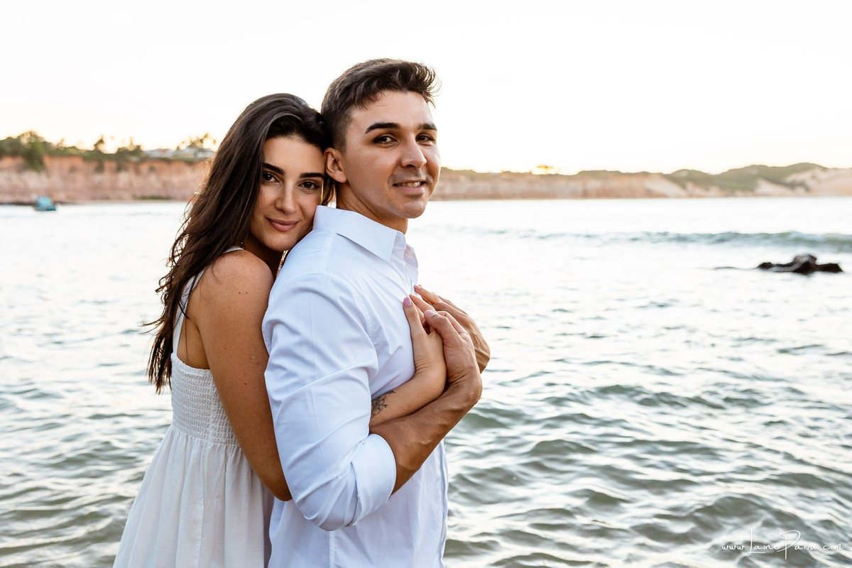 Ensaio pre wedding na praia de Tabatinga em Nisia Floresta, casal, amor, pre casamento, ensaio dos noivos, praia, amor, carinho, cumplicidade, fotografia de casamento em natal, ensaio dos noivos, namorados