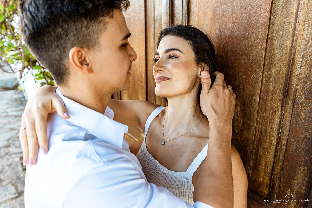Ensaio pre wedding na praia de Tabatinga em Nisia Floresta, casal, amor, pre casamento, ensaio dos noivos, praia, amor, carinho, cumplicidade, fotografia de casamento em natal, 