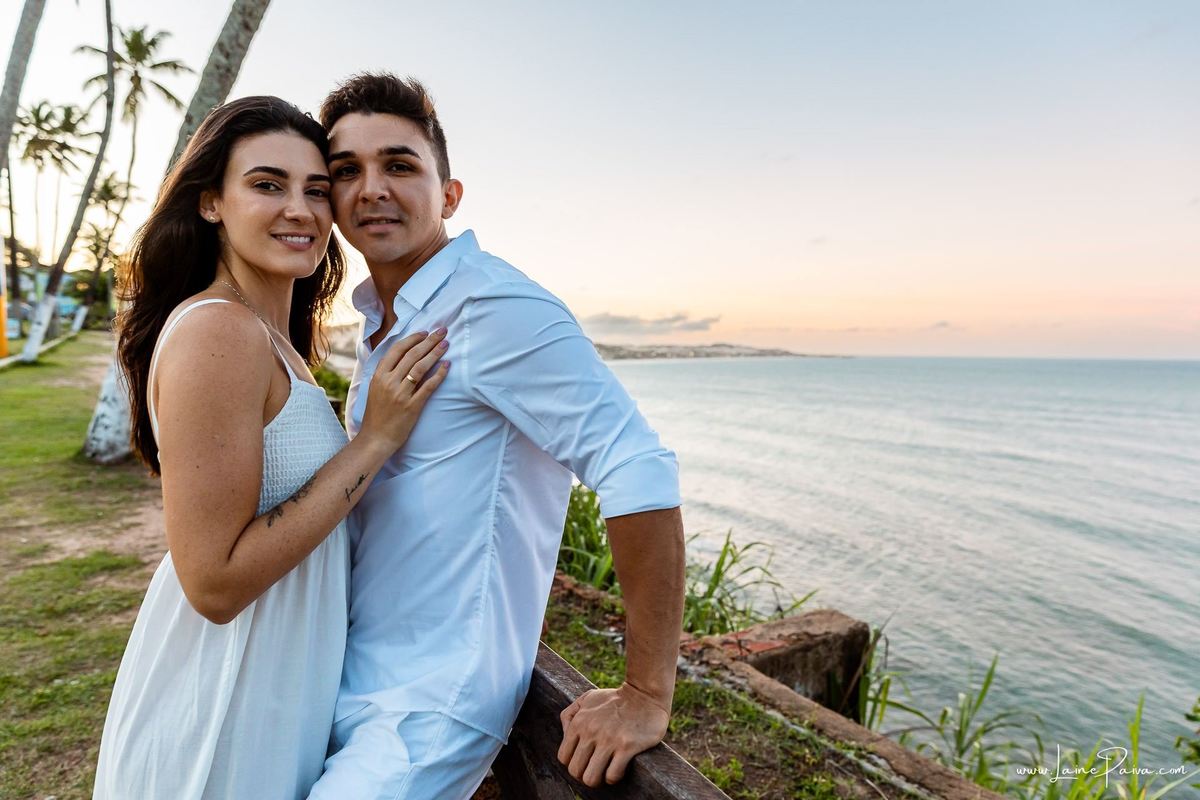 Ensaio pre wedding na praia de Tabatinga em Nisia Floresta, casal, amor, pre casamento, ensaio dos noivos, praia, amor, carinho, cumplicidade, fotografia de casamento em natal, ensaio dos noivos, namorados