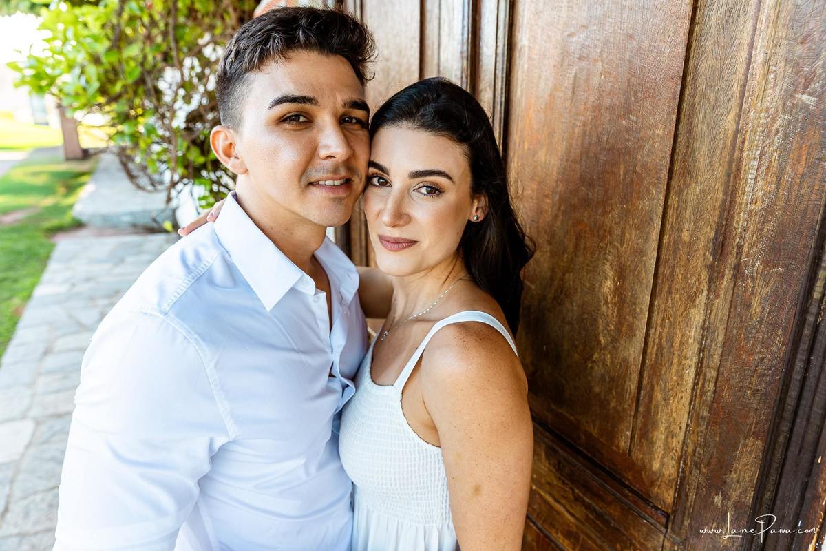 Ensaio pre wedding na praia de Tabatinga em Nisia Floresta, casal, amor, pre casamento, ensaio dos noivos, praia, amor, carinho, cumplicidade, fotografia de casamento em natal, 