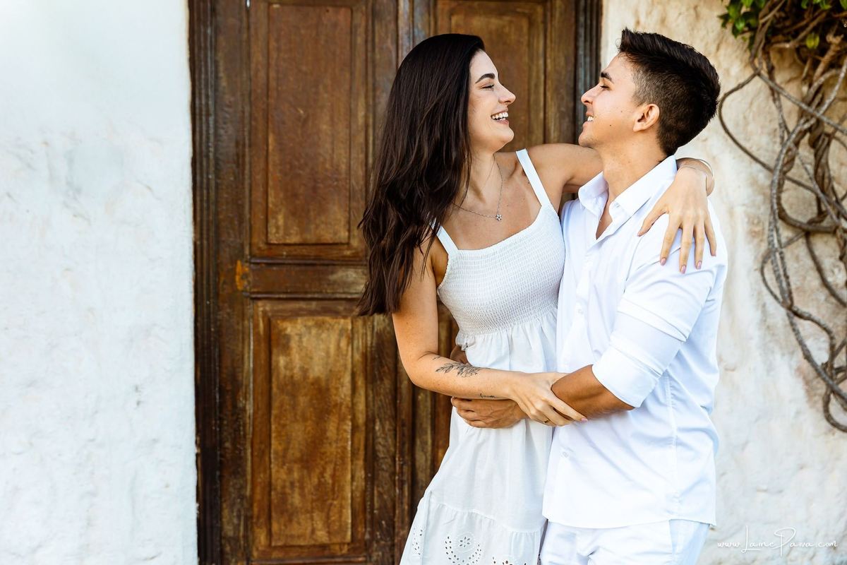 Ensaio pre wedding na praia de Tabatinga em Nisia Floresta, casal, amor, pre casamento, ensaio dos noivos, praia, amor, carinho, cumplicidade, fotografia de casamento em natal, 