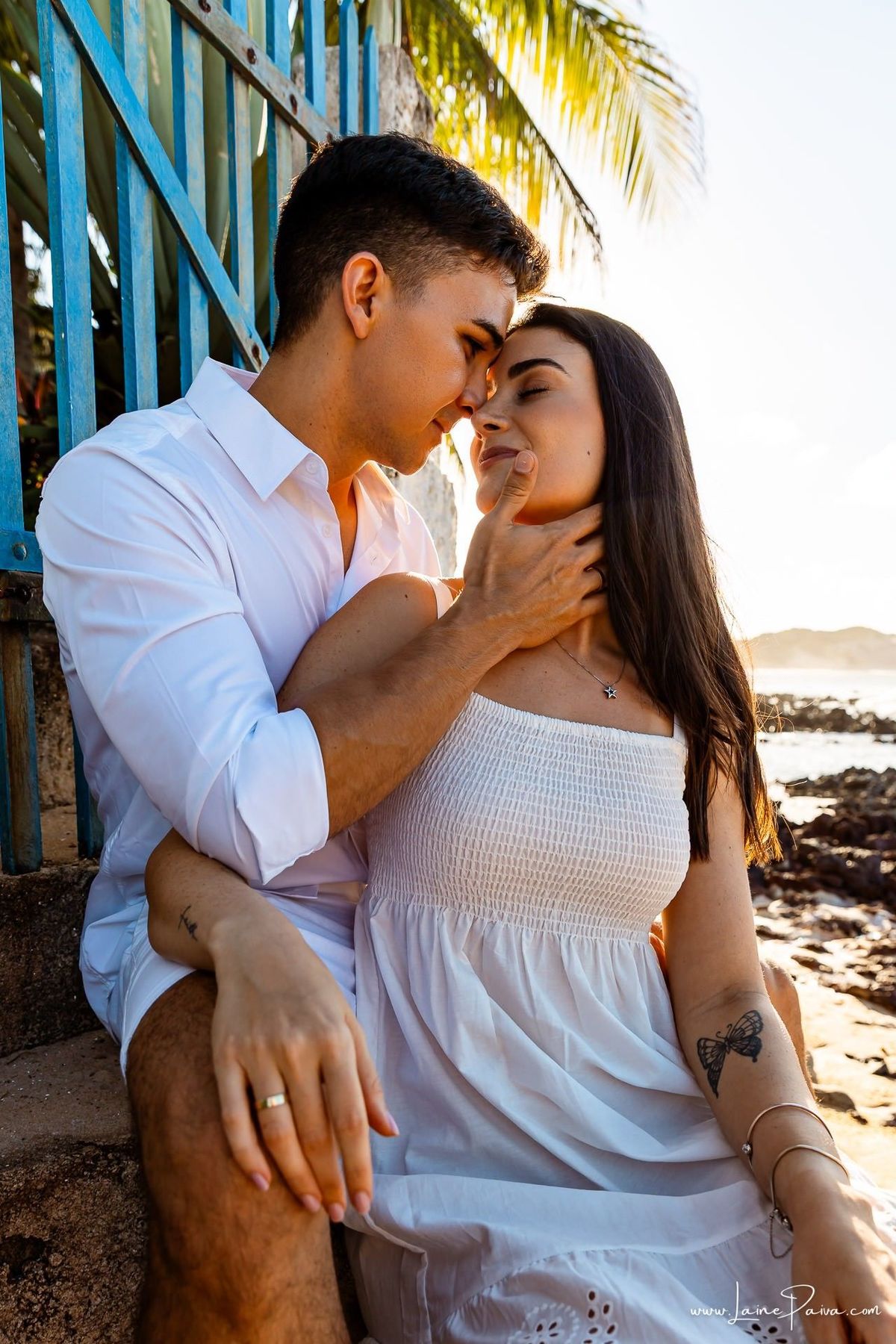Ensaio pre wedding na praia de Tabatinga em Nisia Floresta, casal, amor, pre casamento, ensaio dos noivos, praia, amor, carinho, cumplicidade, fotografia de casamento em natal, 