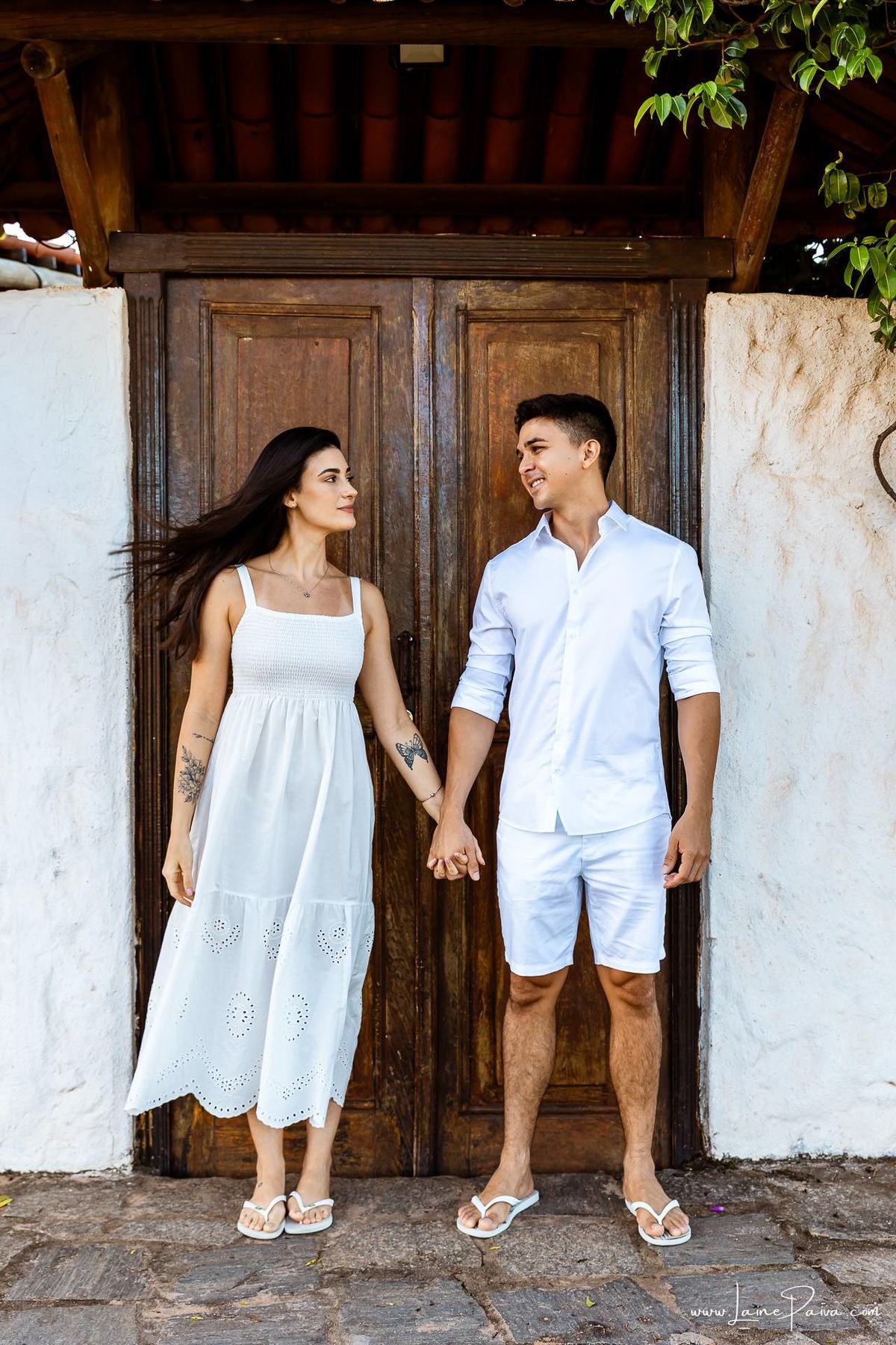 Ensaio pre wedding na praia de Tabatinga em Nisia Floresta, casal, amor, pre casamento, ensaio dos noivos, praia, amor, carinho, cumplicidade, fotografia de casamento em natal, 