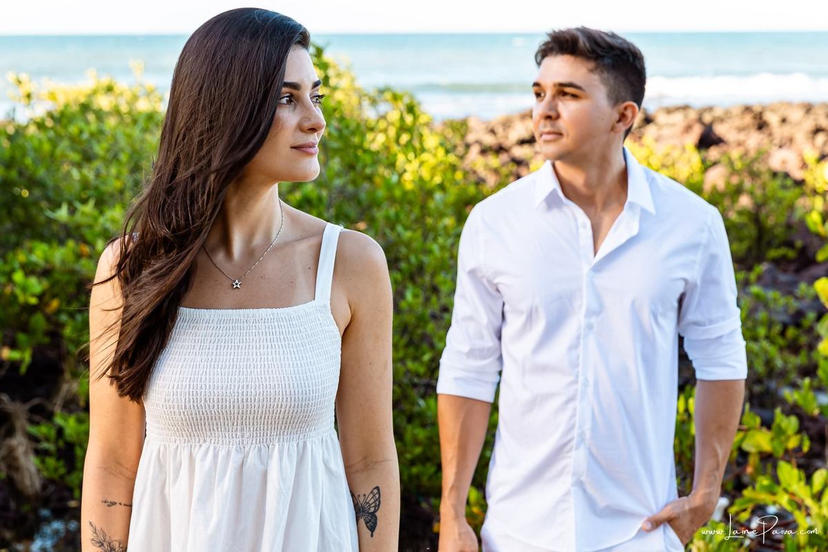 Ensaio pre wedding na praia de Tabatinga em Nisia Floresta, casal, amor, pre casamento, ensaio dos noivos, praia, amor, carinho, cumplicidade, fotografia de casamento em natal, ensaio dos noivos, namorados