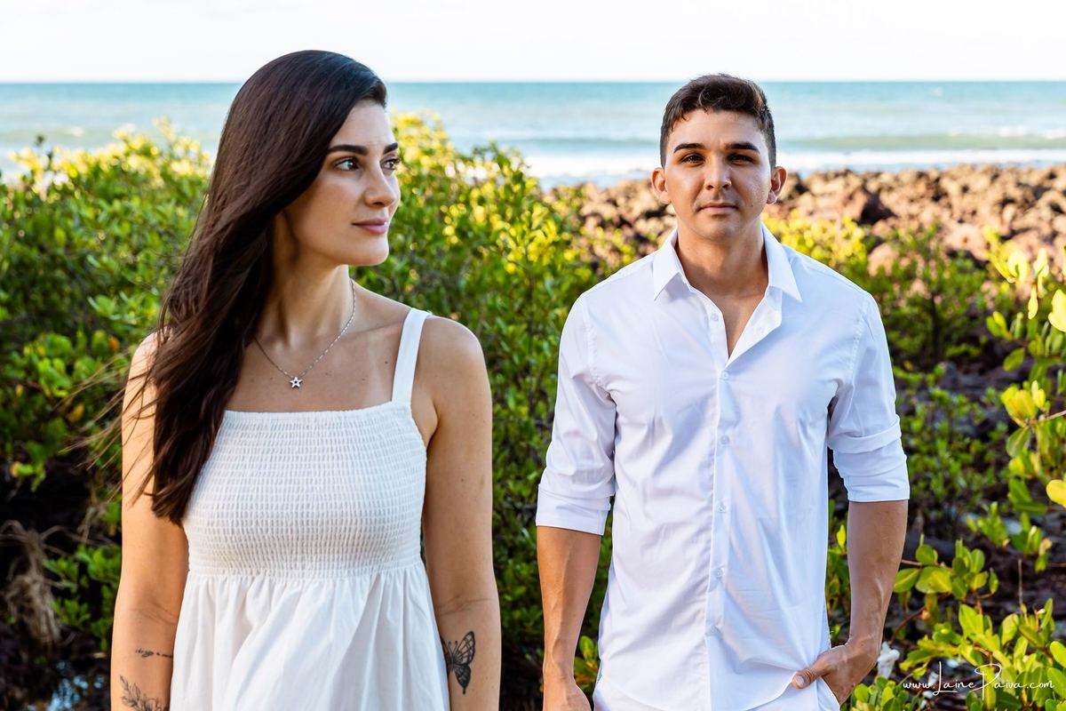 Ensaio pre wedding na praia de Tabatinga em Nisia Floresta, casal, amor, pre casamento, ensaio dos noivos, praia, amor, carinho, cumplicidade, fotografia de casamento em natal, ensaio dos noivos, namorados