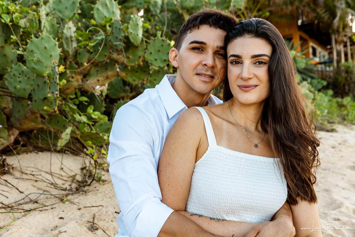Ensaio pre wedding na praia de Tabatinga em Nisia Floresta, casal, amor, pre casamento, ensaio dos noivos, praia, amor, carinho, cumplicidade, fotografia de casamento em natal, ensaio dos noivos, namorados
