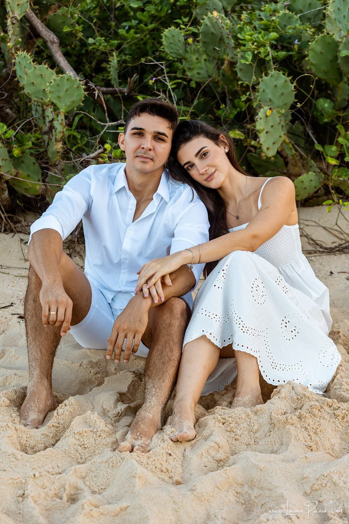 Ensaio pre wedding na praia de Tabatinga em Nisia Floresta, casal, amor, pre casamento, ensaio dos noivos, praia, amor, carinho, cumplicidade, fotografia de casamento em natal, ensaio dos noivos, namorados