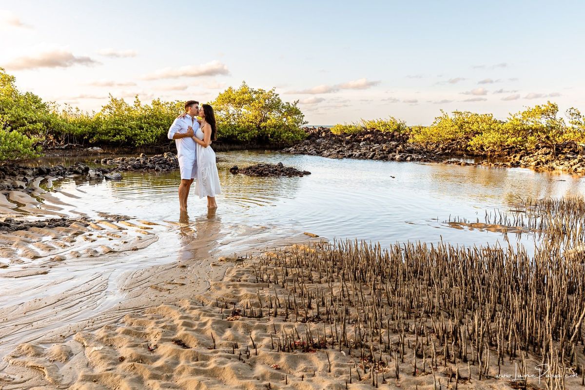 Ensaio pre wedding na praia de Tabatinga em Nisia Floresta, casal, amor, pre casamento, ensaio dos noivos, praia, amor, carinho, cumplicidade, fotografia de casamento em natal, ensaio dos noivos, namorados