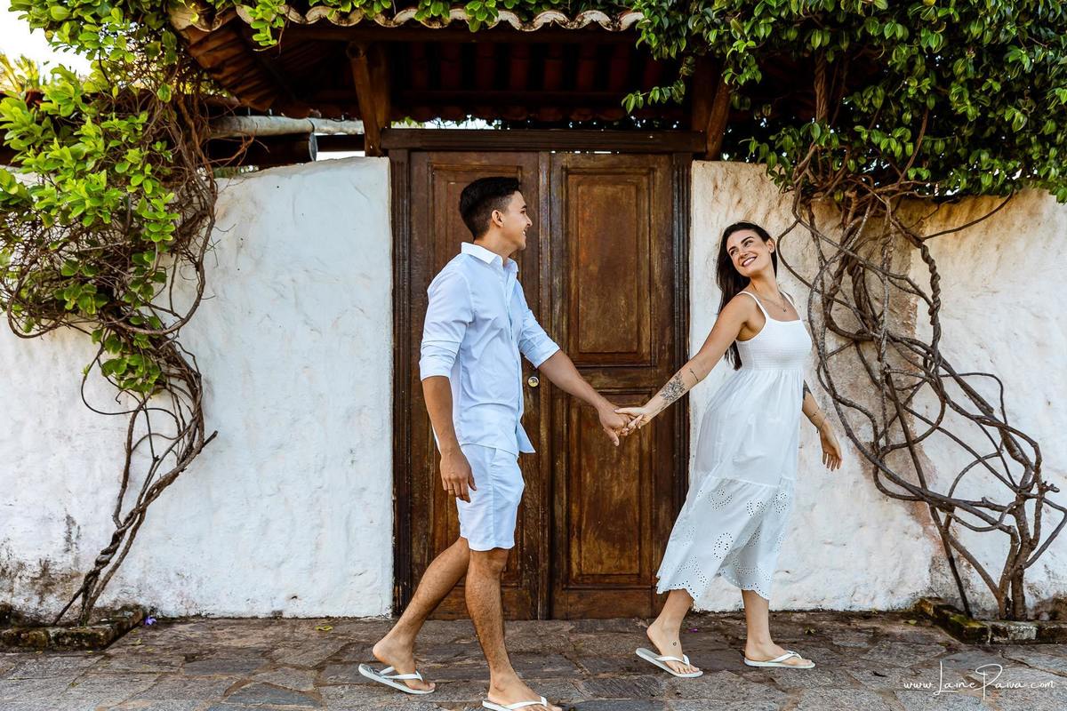 Ensaio pre wedding na praia de Tabatinga em Nisia Floresta, casal, amor, pre casamento, ensaio dos noivos, praia, amor, carinho, cumplicidade, fotografia de casamento em natal, 
