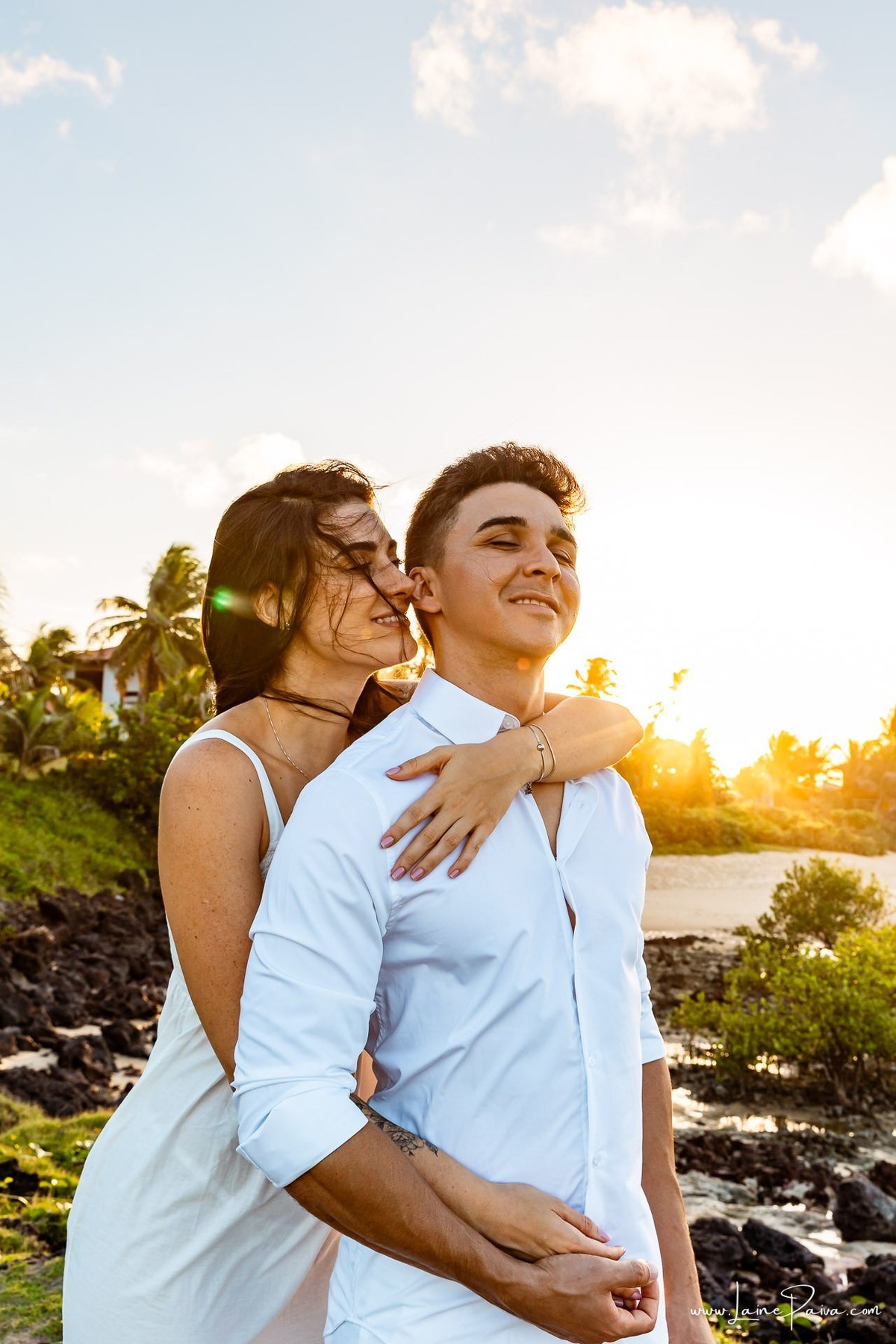 Ensaio pre wedding na praia de Tabatinga em Nisia Floresta, casal, amor, pre casamento, ensaio dos noivos, praia, amor, carinho, cumplicidade, fotografia de casamento em natal, ensaio dos noivos, namorados