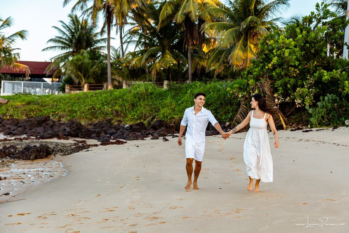 Ensaio pre wedding na praia de Tabatinga em Nisia Floresta, casal, amor, pre casamento, ensaio dos noivos, praia, amor, carinho, cumplicidade, fotografia de casamento em natal, ensaio dos noivos, namorados