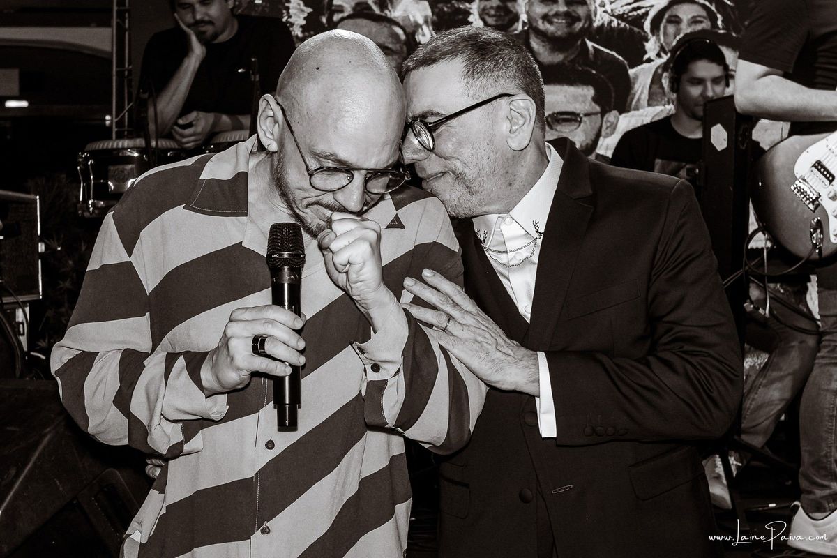 fotografia de Aniversario adulto, festa de 60 anos de Marcelo no Iate Clube em Natal, no fim de tarde com por do sol e a banda de Thiago Novaes, homenagem e muito carinho de familiares e amigos. 