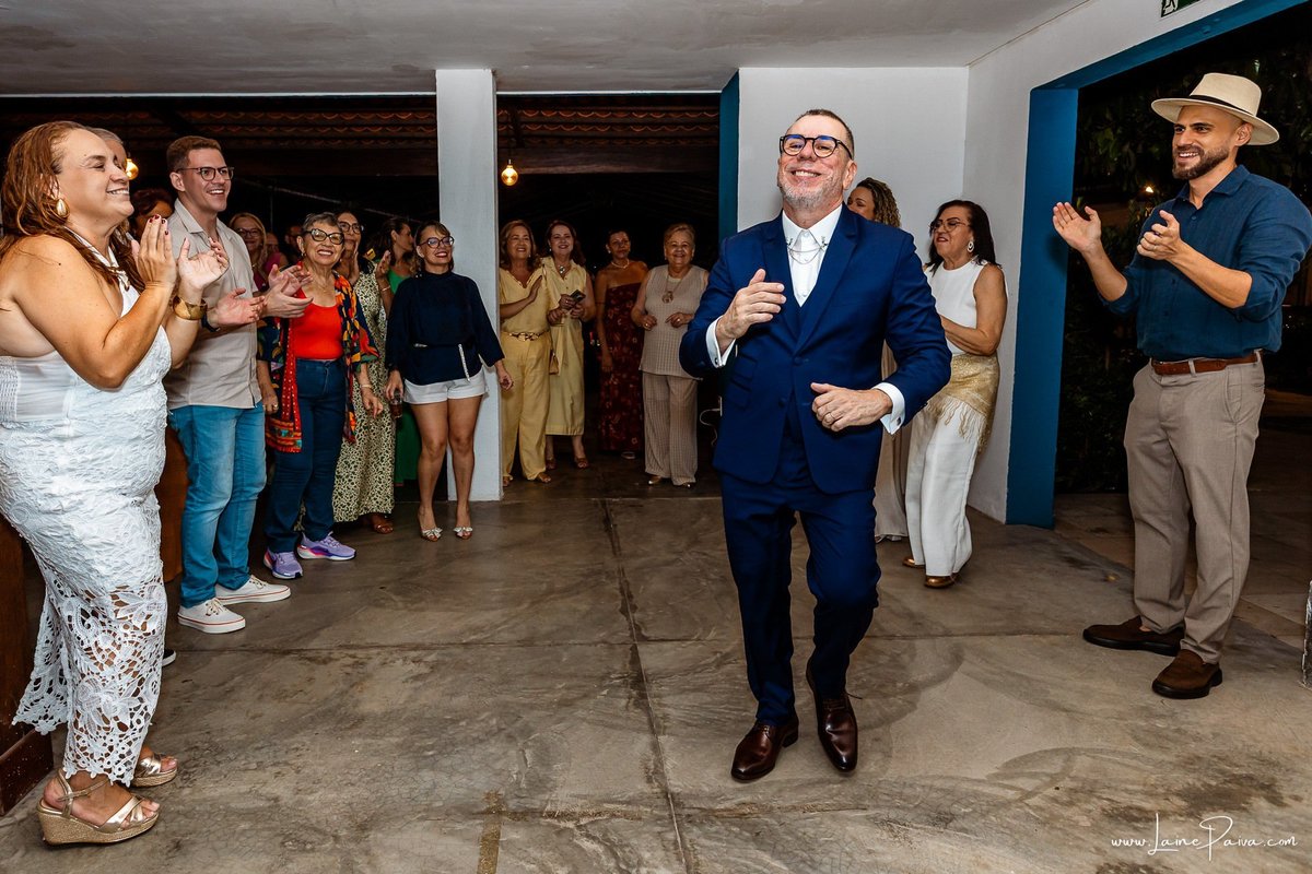 fotografia de Aniversario adulto, festa de 60 anos de Marcelo no Iate Clube em Natal, no fim de tarde com por do sol e a banda de Thiago Novaes, homenagem e muito carinho de familiares e amigos. 