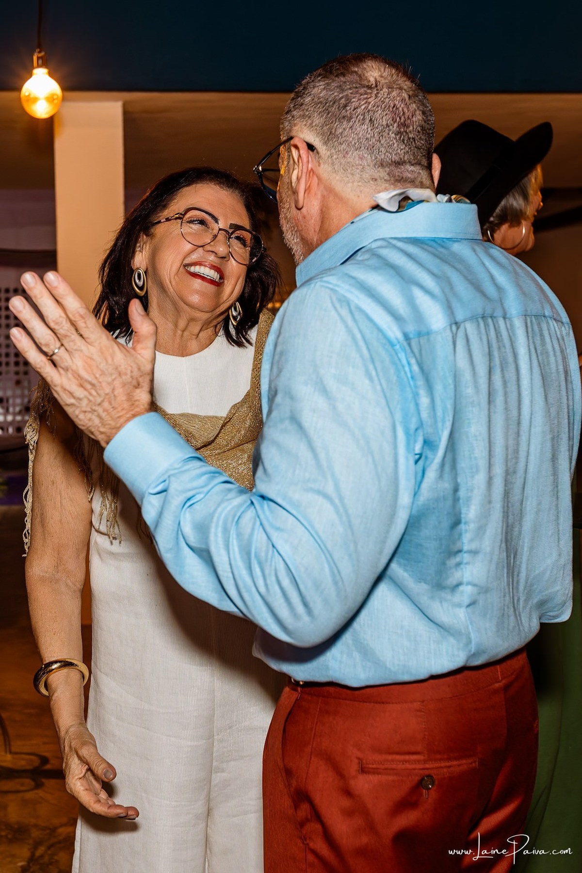 fotografia de Aniversario adulto, festa de 60 anos de Marcelo no Iate Clube em Natal, no fim de tarde com por do sol e a banda de Thiago Novaes, homenagem e muito carinho de familiares e amigos. 