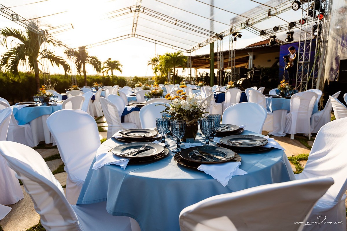 fotografia de Aniversario adulto, festa de 60 anos de Marcelo no Iate Clube em Natal, no fim de tarde com por do sol e a banda de Thiago Novaes, homenagem e muito carinho de familiares e amigos. 