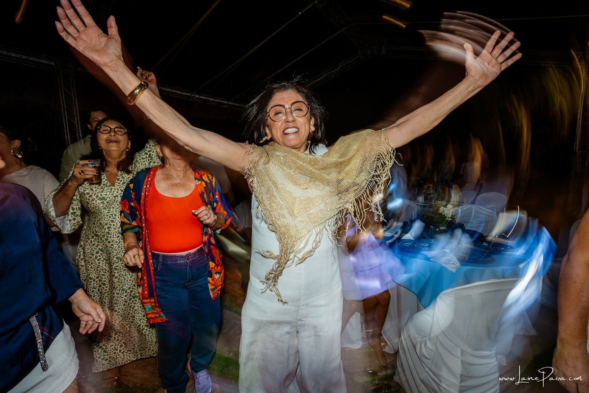 fotografia de Aniversario adulto, festa de 60 anos de Marcelo no Iate Clube em Natal, no fim de tarde com por do sol e a banda de Thiago Novaes, homenagem e muito carinho de familiares e amigos. 