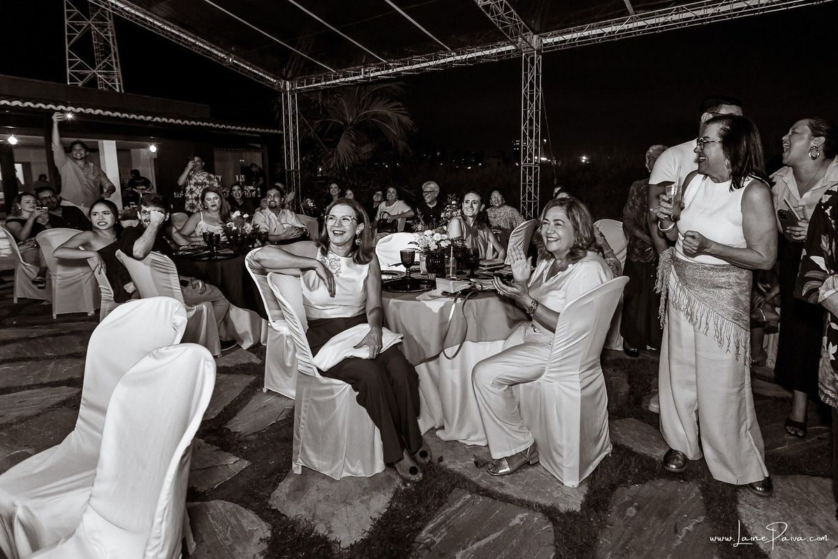fotografia de Aniversario adulto, festa de 60 anos de Marcelo no Iate Clube em Natal, no fim de tarde com por do sol e a banda de Thiago Novaes, homenagem e muito carinho de familiares e amigos. 