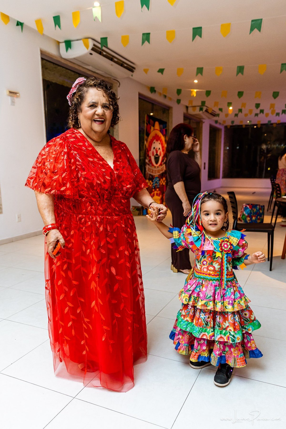fotografia de Aniversario adulto, festa de 70 anos de Marcelo no condominio Buena Vista em Parnamirim, com tema de festa junina, São João com trio de sanfoneiro, homenagem e muito carinho de familiares e amigos. 