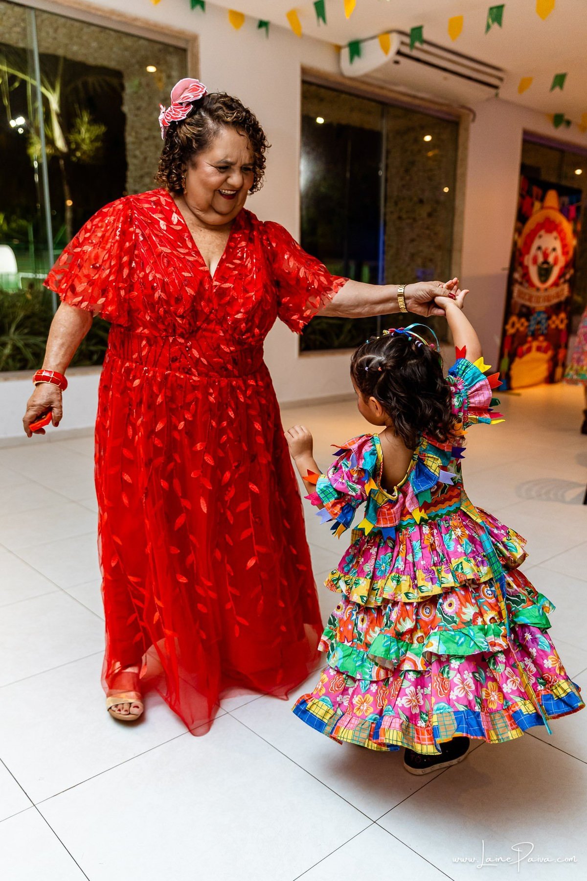 fotografia de Aniversario adulto, festa de 70 anos de Marcelo no condominio Buena Vista em Parnamirim, com tema de festa junina, São João com trio de sanfoneiro, homenagem e muito carinho de familiares e amigos. 