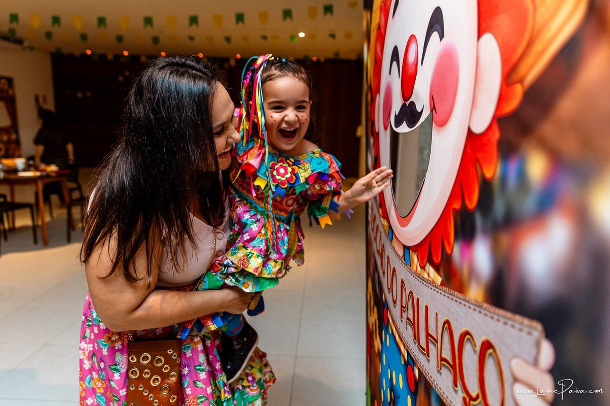 fotografia de Aniversario adulto, festa de 70 anos de Marcelo no condominio Buena Vista em Parnamirim, com tema de festa junina, São João com trio de sanfoneiro, homenagem e muito carinho de familiares e amigos. 