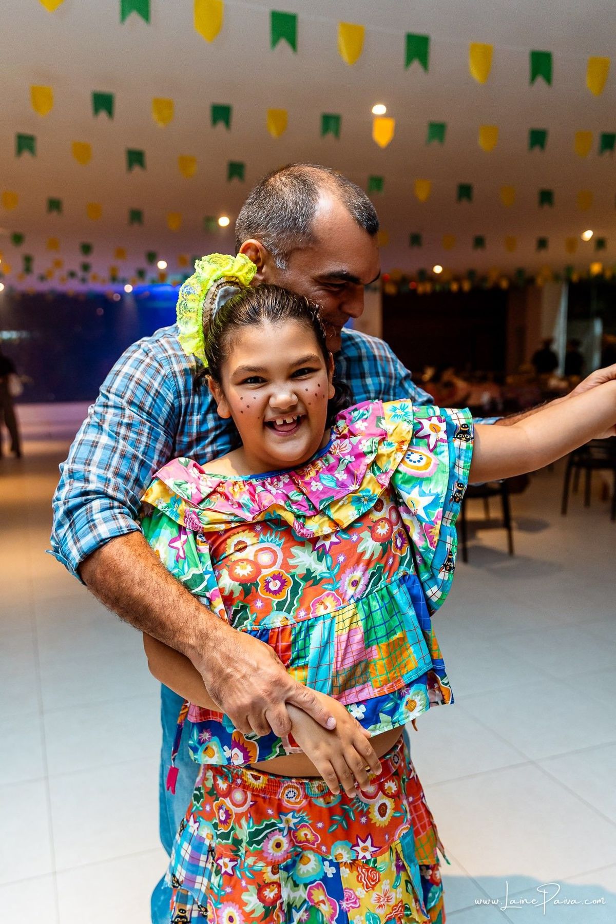 fotografia de Aniversario adulto, festa de 70 anos de Marcelo no condominio Buena Vista em Parnamirim, com tema de festa junina, São João com trio de sanfoneiro, homenagem e muito carinho de familiares e amigos. 