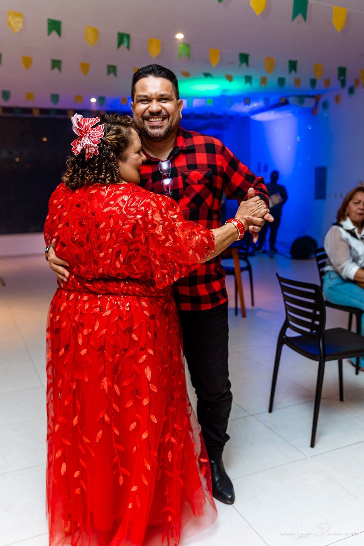 fotografia de Aniversario adulto, festa de 70 anos de Marcelo no condominio Buena Vista em Parnamirim, com tema de festa junina, São João com trio de sanfoneiro, homenagem e muito carinho de familiares e amigos. 