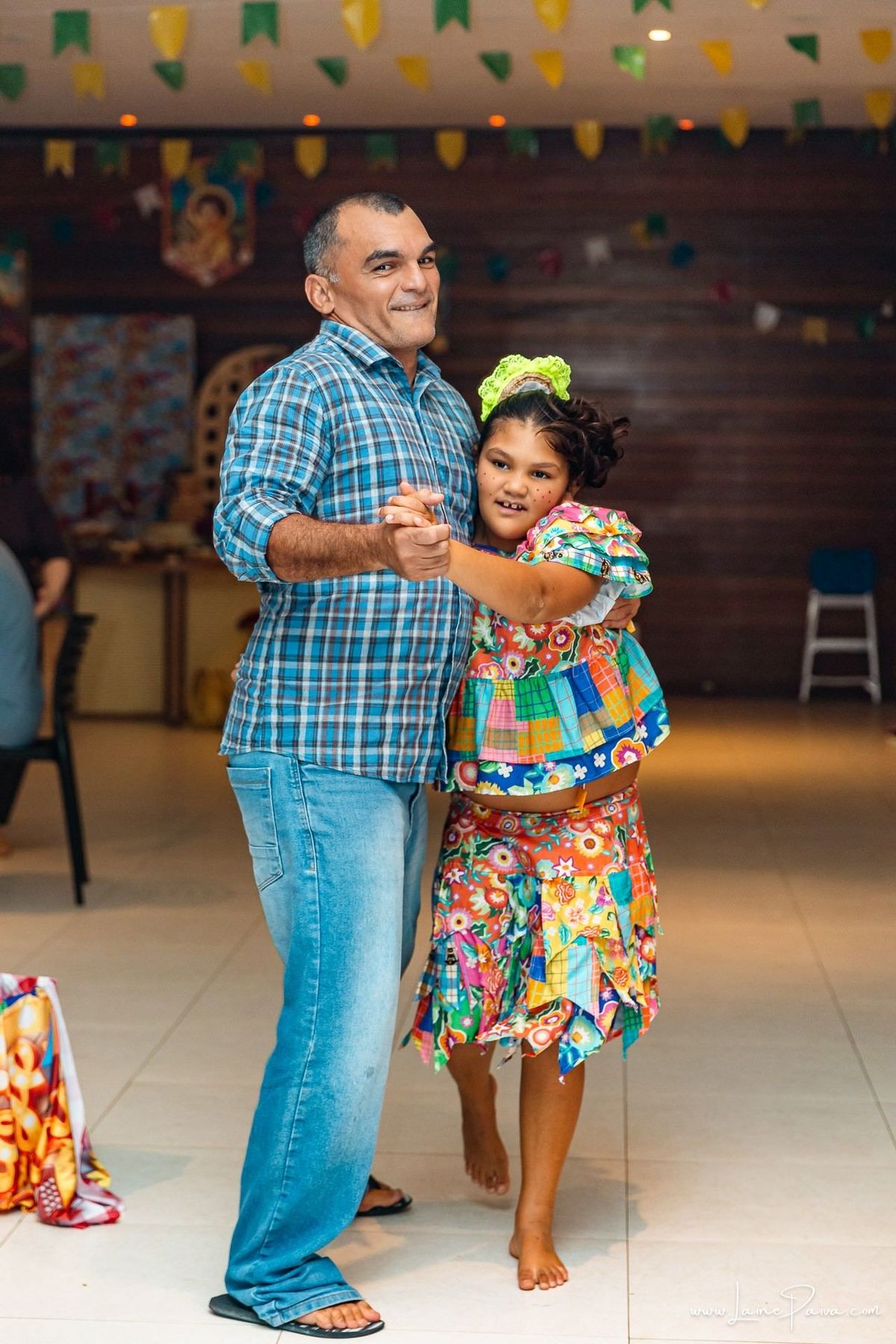 fotografia de Aniversario adulto, festa de 70 anos de Marcelo no condominio Buena Vista em Parnamirim, com tema de festa junina, São João com trio de sanfoneiro, homenagem e muito carinho de familiares e amigos. 