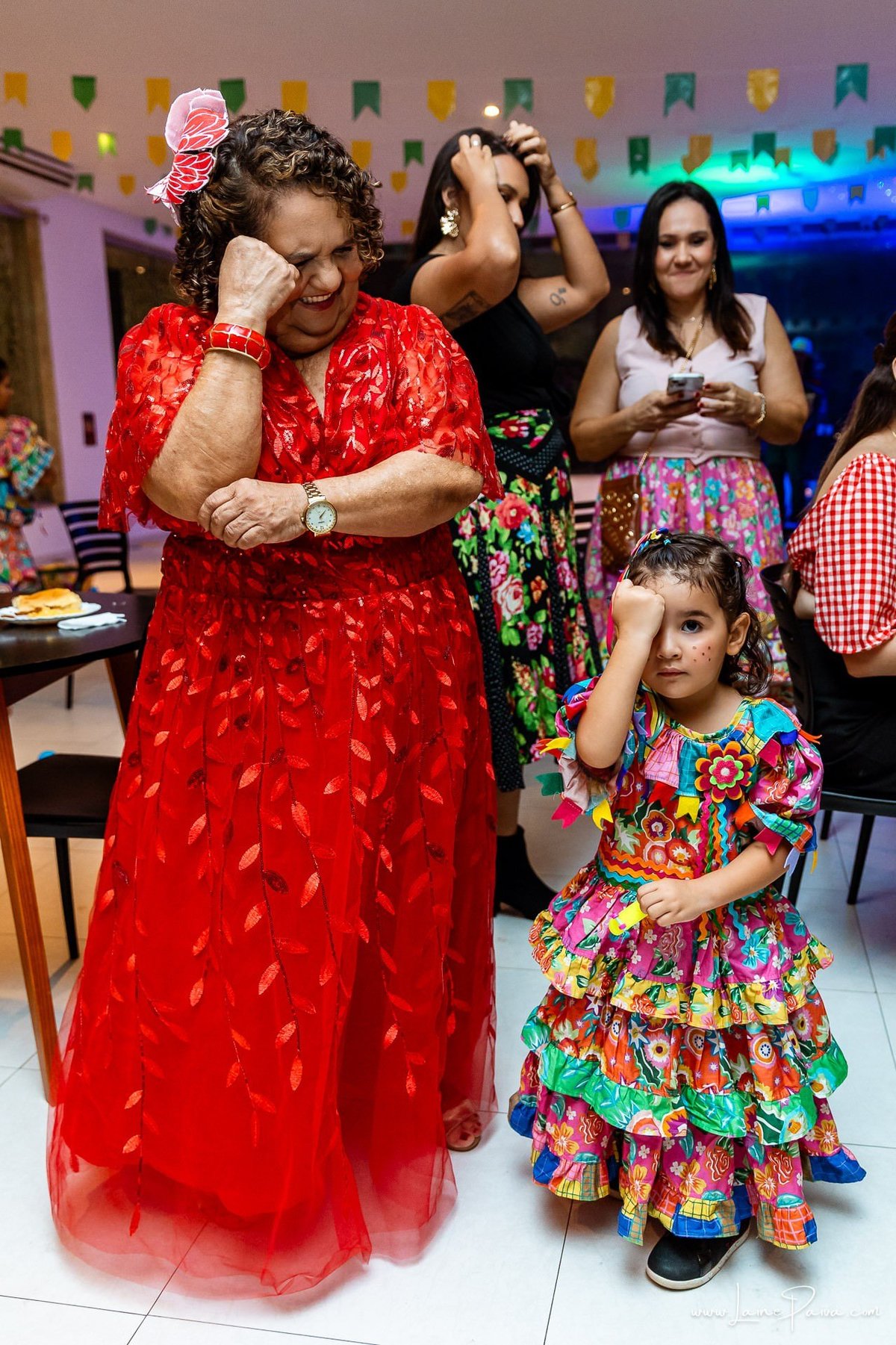 fotografia de Aniversario adulto, festa de 70 anos de Marcelo no condominio Buena Vista em Parnamirim, com tema de festa junina, São João com trio de sanfoneiro, homenagem e muito carinho de familiares e amigos. 