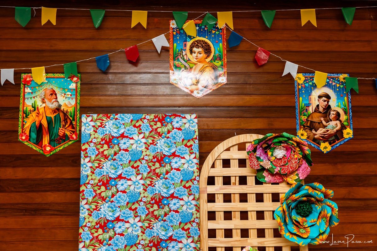 fotografia de Aniversario adulto, festa de 70 anos de Marcelo no condominio Buena Vista em Parnamirim, com tema de festa junina, São João com trio de sanfoneiro, homenagem e muito carinho de familiares e amigos. 