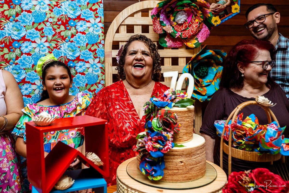 fotografia de Aniversario adulto, festa de 70 anos de Marcelo no condominio Buena Vista em Parnamirim, com tema de festa junina, São João com trio de sanfoneiro, homenagem e muito carinho de familiares e amigos. 