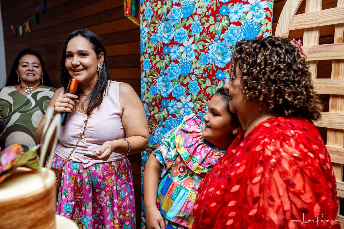 fotografia de Aniversario adulto, festa de 70 anos de Marcelo no condominio Buena Vista em Parnamirim, com tema de festa junina, São João com trio de sanfoneiro, homenagem e muito carinho de familiares e amigos. 