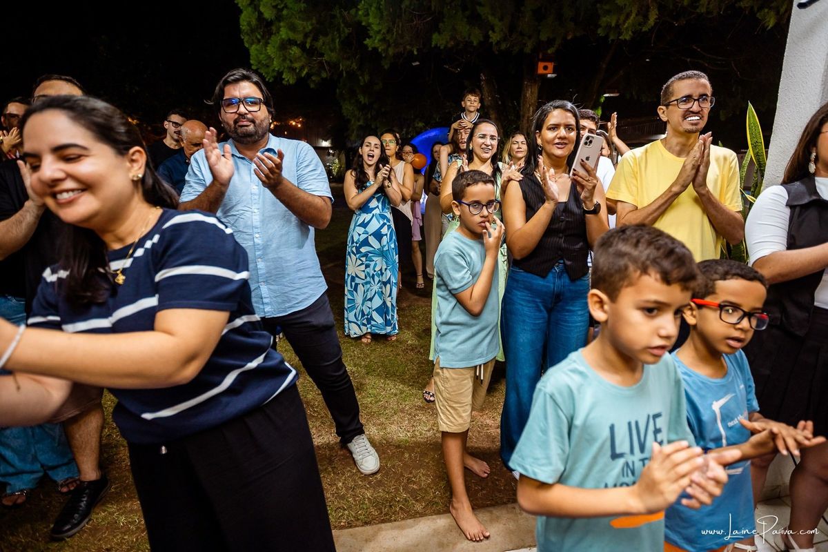 fotografia de Aniversario infantil, festa de 1 ano de Raul no Celebrar Receções em Parnamirim, com tema primeira volta ao sol, brincadeiras, piscina, piquinique diversão para as crianças e muito carinho de familiares e amigos.