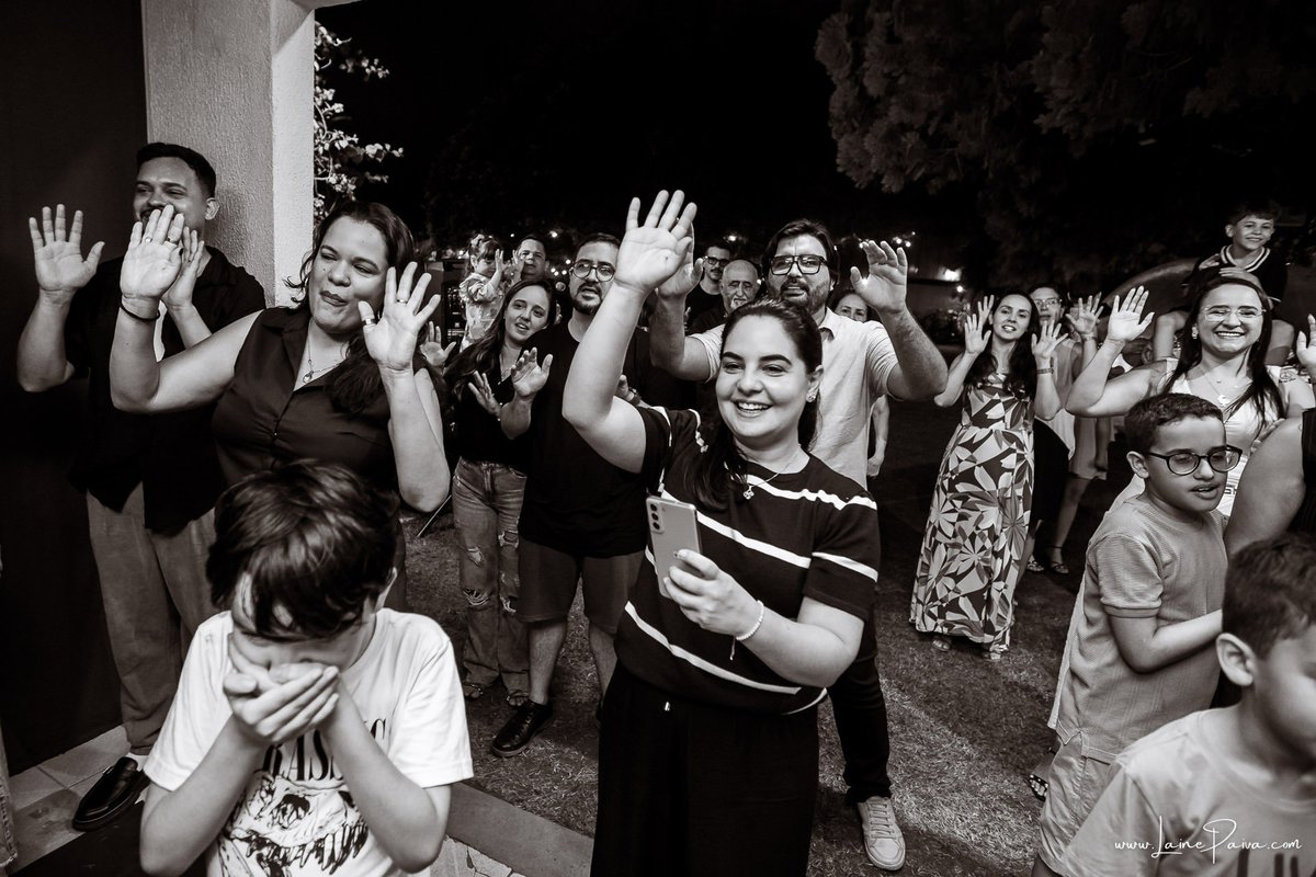 fotografia de Aniversario infantil, festa de 1 ano de Raul no Celebrar Receções em Parnamirim, com tema primeira volta ao sol, brincadeiras, piscina, piquinique diversão para as crianças e muito carinho de familiares e amigos.
